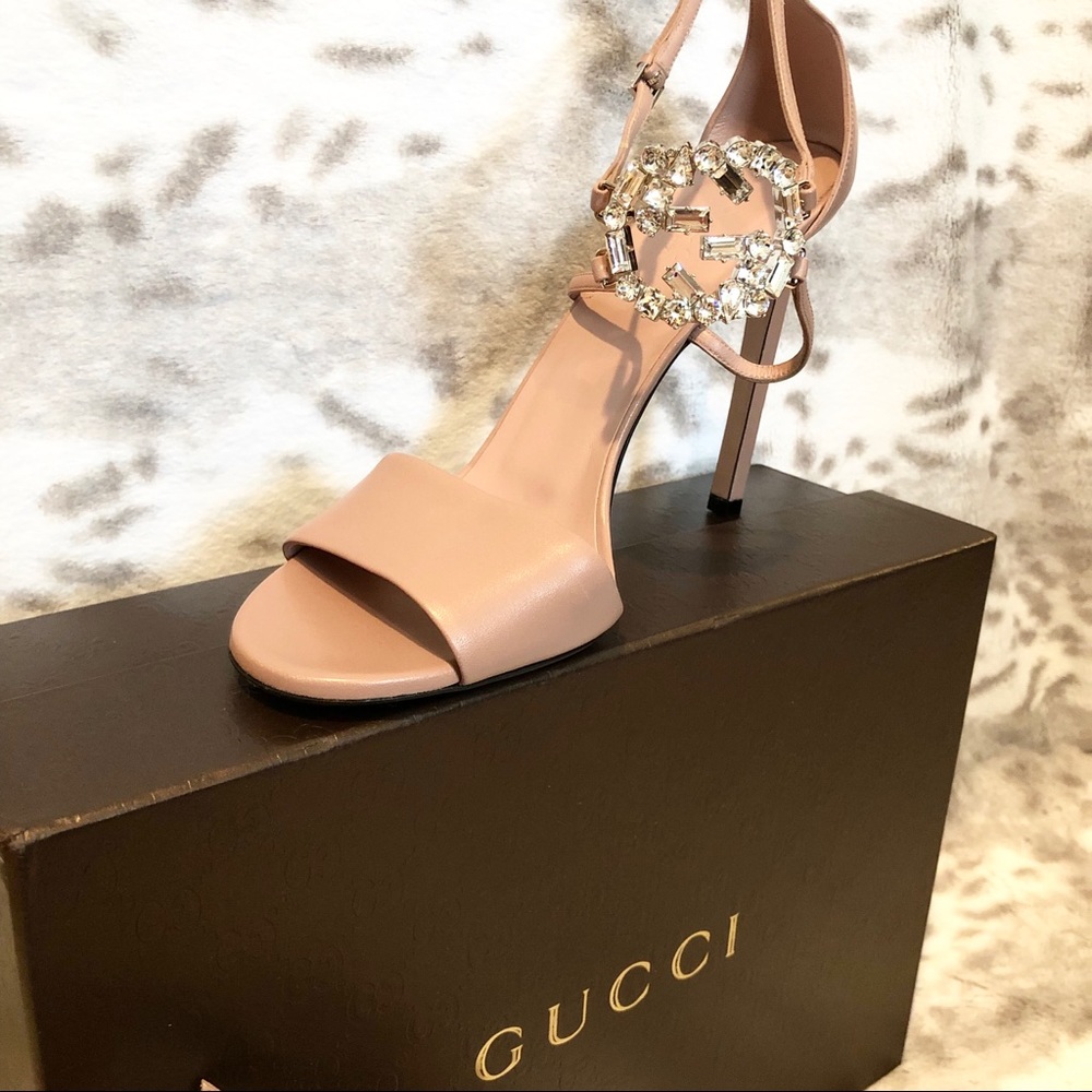 💎 Gorgeous Nude Gucci Heels w/ Crystal GG Logo 💎